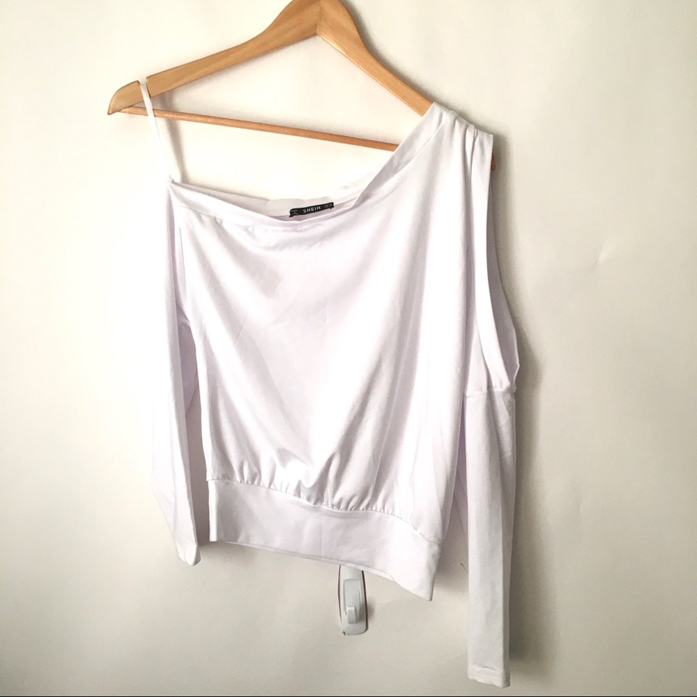 Wide Hem Asymmetric Shoulder Top - Picture 7 of 7